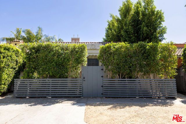 7272 Willoughby Avenue, Los Angeles, CA 90046