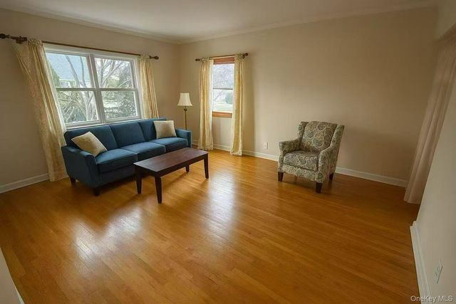 243 Cushing Avenue, Williston Park, NY 11596