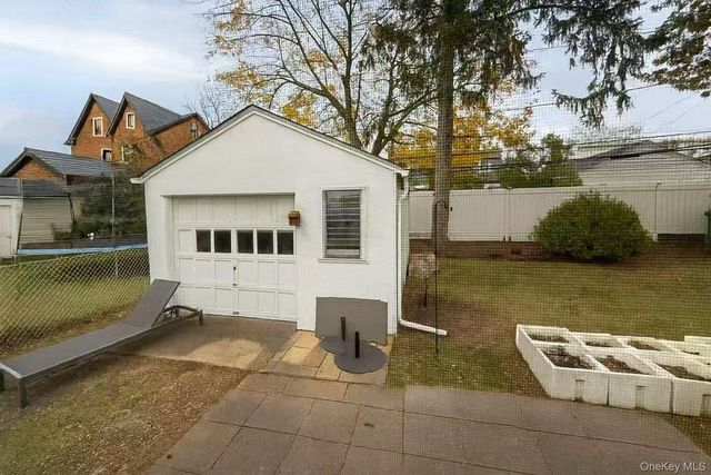 243 Cushing Avenue, Williston Park, NY 11596