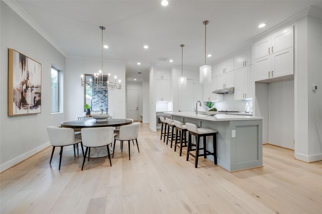 2713 Beauchamp Street, Houston, TX 77009