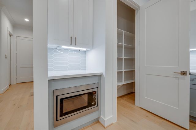 2713 Beauchamp Street, Houston, TX 77009