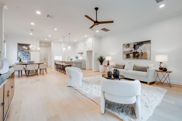 2713 Beauchamp Street, Houston, TX 77009