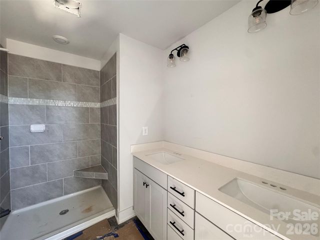 715 Pinecone Drive 27, Gastonia, NC 28056
