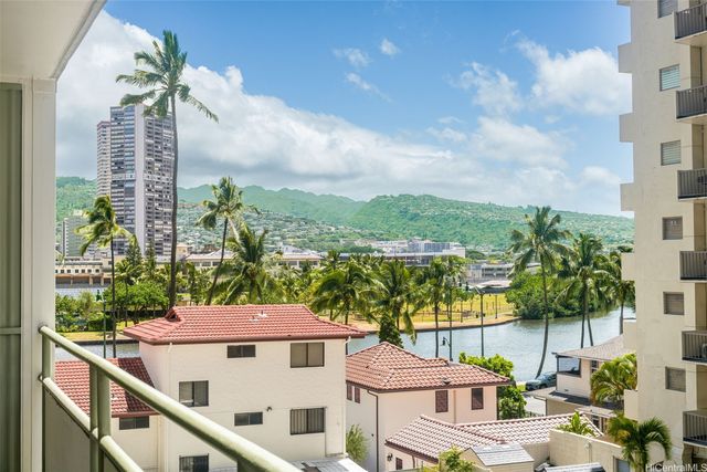 445 Kaiolu Street 401, Honolulu, HI 96815
