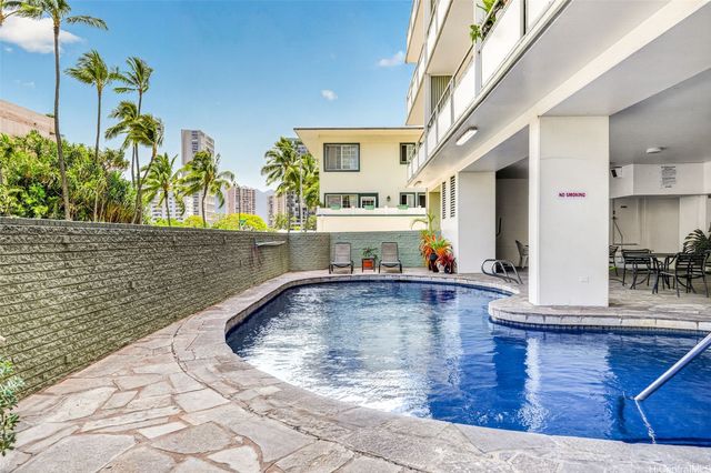 445 Kaiolu Street 401, Honolulu, HI 96815