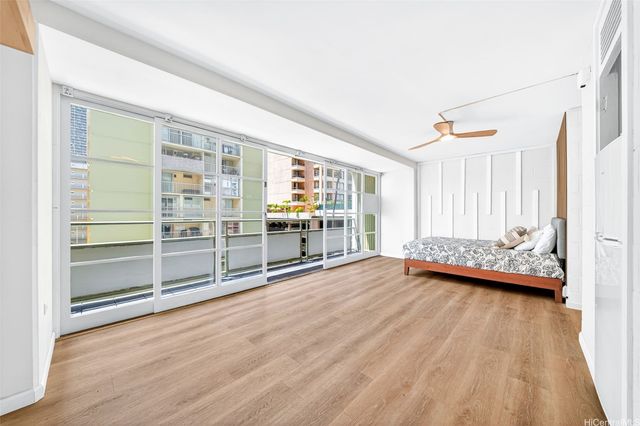 445 Kaiolu Street 401, Honolulu, HI 96815
