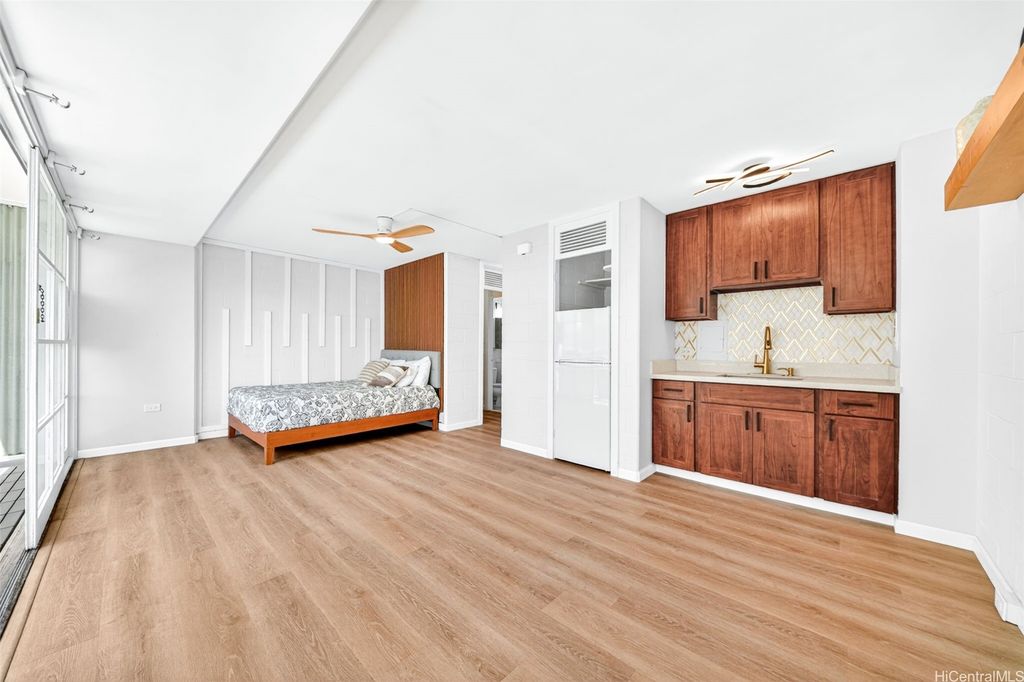 445 Kaiolu Street 401, Honolulu, HI 96815