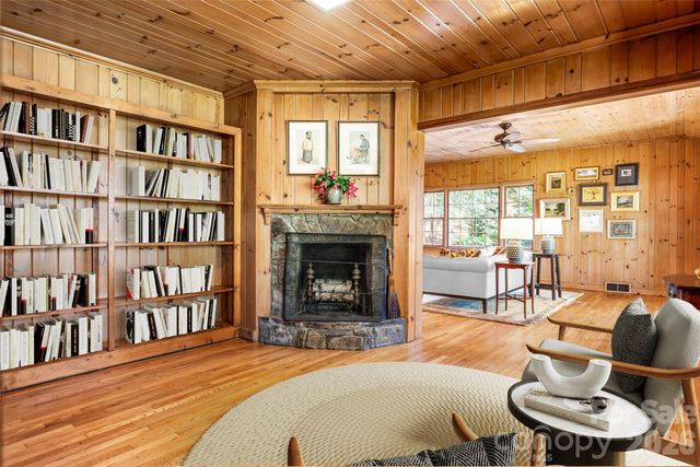 15 Meadow Lane, Fairview, NC 28730