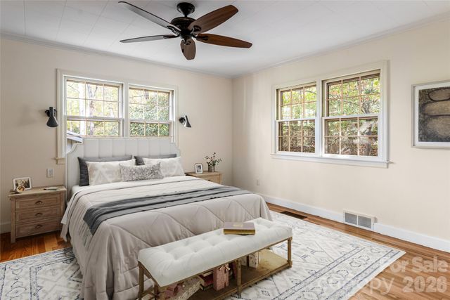 15 Meadow Lane, Fairview, NC 28730