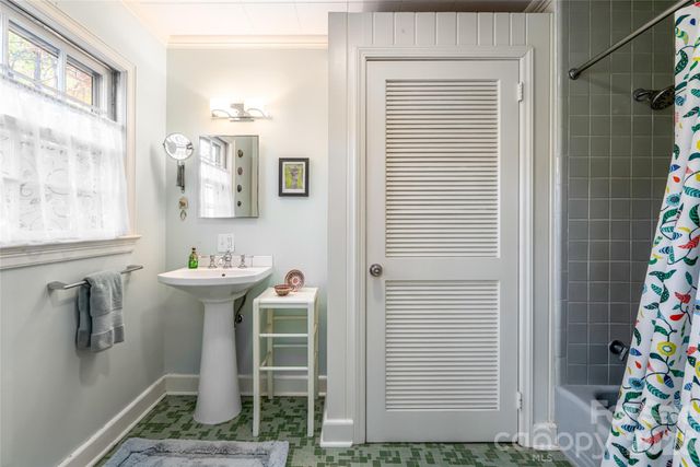 15 Meadow Lane, Fairview, NC 28730