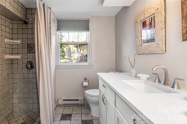 15 Meadow Lane, Fairview, NC 28730
