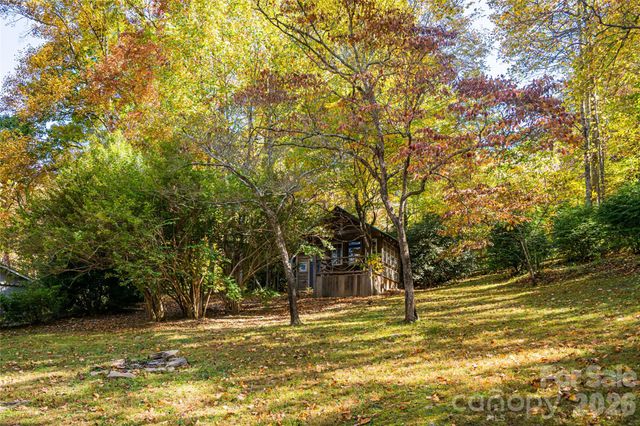 15 Meadow Lane, Fairview, NC 28730