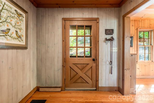15 Meadow Lane, Fairview, NC 28730