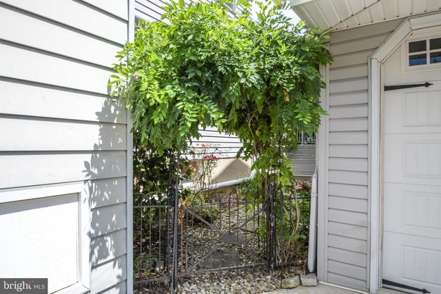435 OLD STATE RD, Media, PA 19063