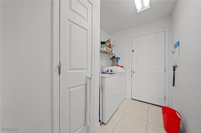 2492 Belleville CT, Cape Coral, FL 33991