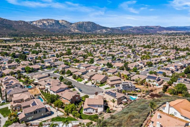 32137 Sycamore Ct, Temecula, CA 92592