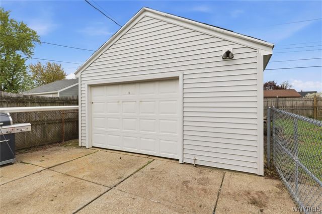 24 Patton Lane, Cheektowaga, NY 14225