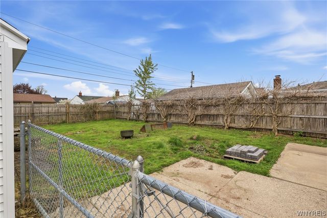 24 Patton Lane, Cheektowaga, NY 14225