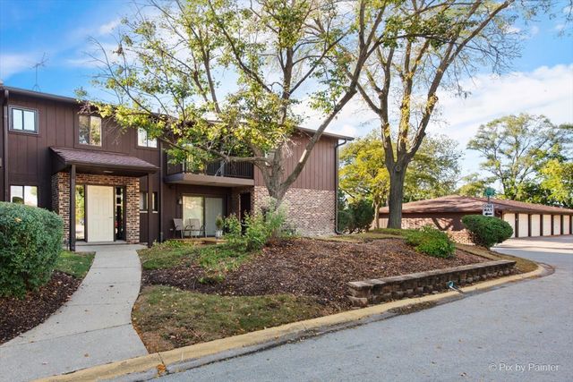 55 W 64th Street 202, Westmont, IL 60559