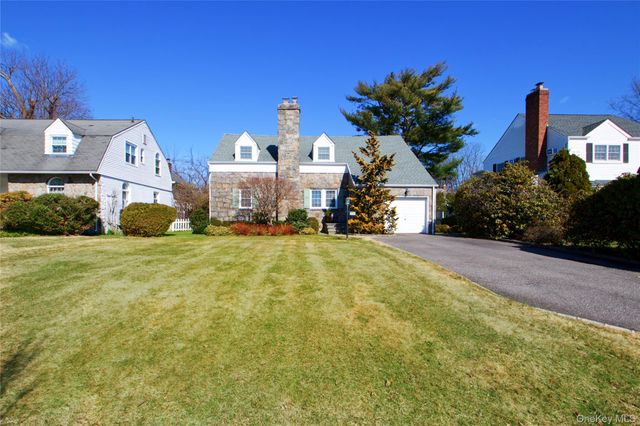 139 Garden Street, Garden City, NY 11530