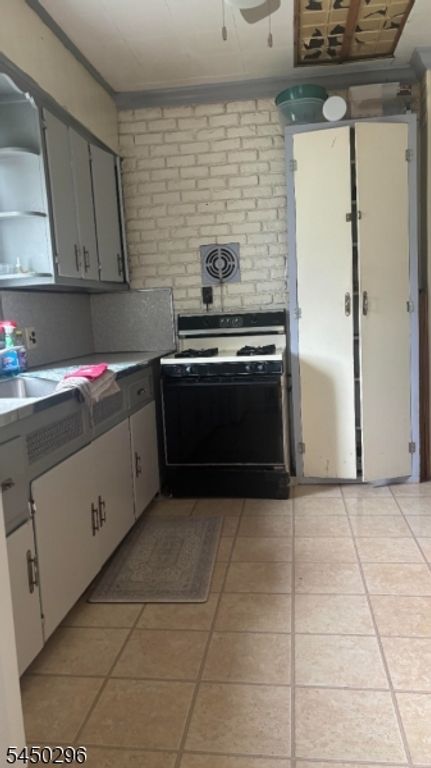 324 Harrison Ave, Hasbrouck Heights Boro, NJ 07604 — photo 5