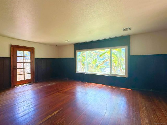 4546 Muir Ave, San Diego, CA 92107