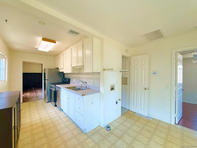 4546 Muir Ave, San Diego, CA 92107