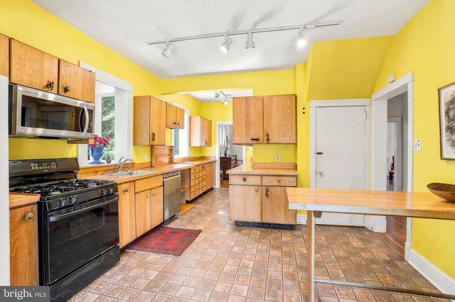 1054 CROTON RD, Wayne, PA 19087