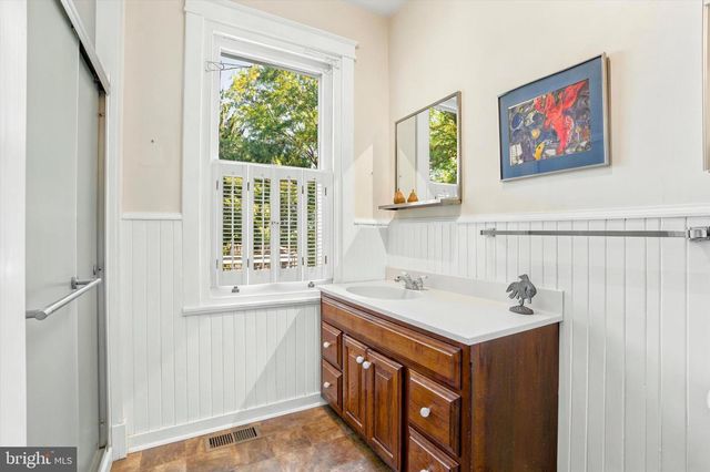 1054 CROTON RD, Wayne, PA 19087