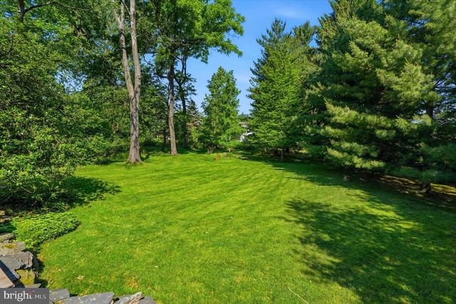 1054 CROTON RD, Wayne, PA 19087