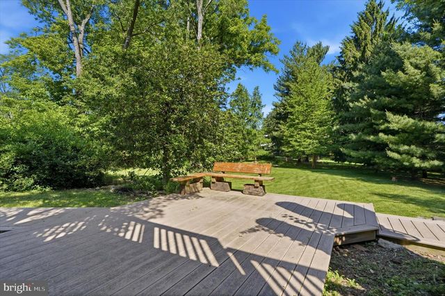 1054 CROTON RD, Wayne, PA 19087