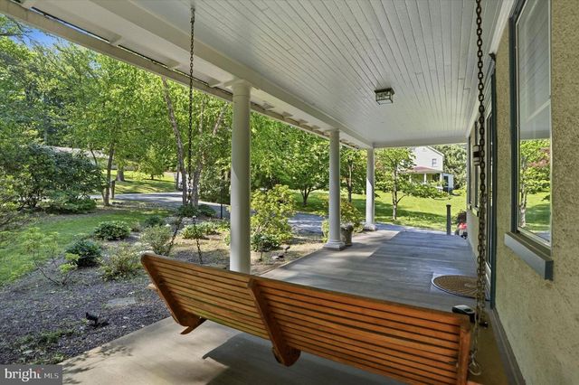1054 CROTON RD, Wayne, PA 19087