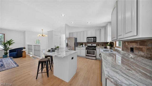 10142 Hillcrest Road, Kirtland, OH 44094