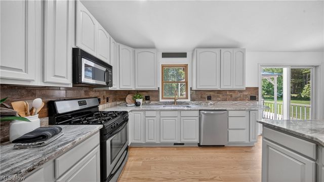 10142 Hillcrest Road, Kirtland, OH 44094