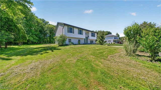 10142 Hillcrest Road, Kirtland, OH 44094