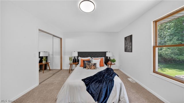 10142 Hillcrest Road, Kirtland, OH 44094