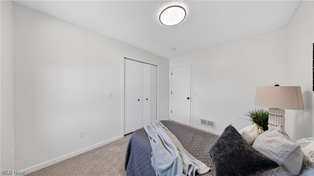 10142 Hillcrest Road, Kirtland, OH 44094