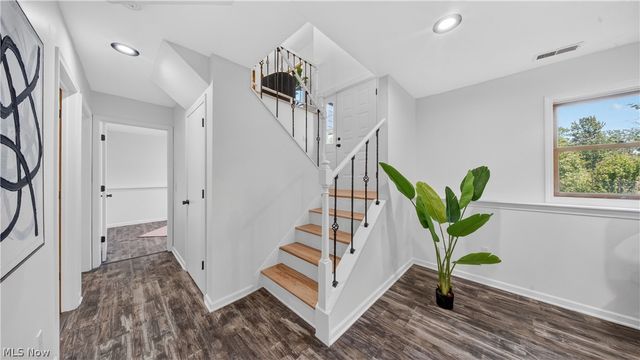 10142 Hillcrest Road, Kirtland, OH 44094