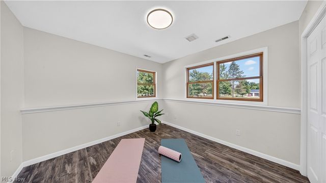 10142 Hillcrest Road, Kirtland, OH 44094