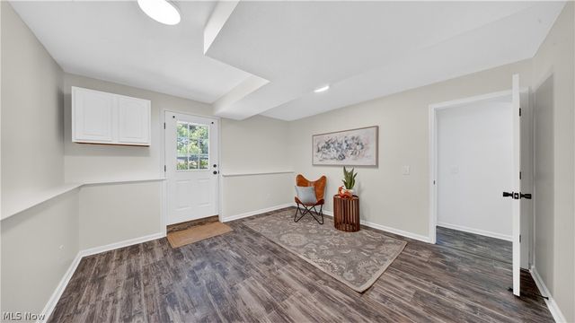 10142 Hillcrest Road, Kirtland, OH 44094