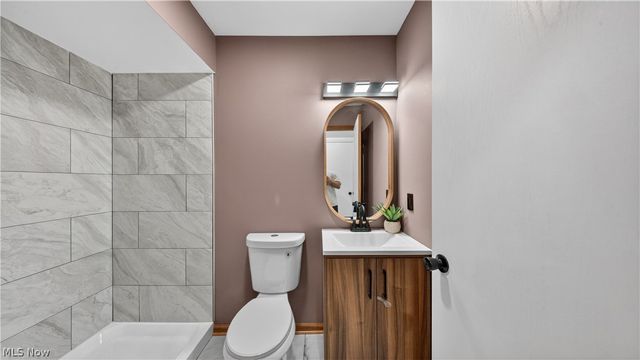10142 Hillcrest Road, Kirtland, OH 44094