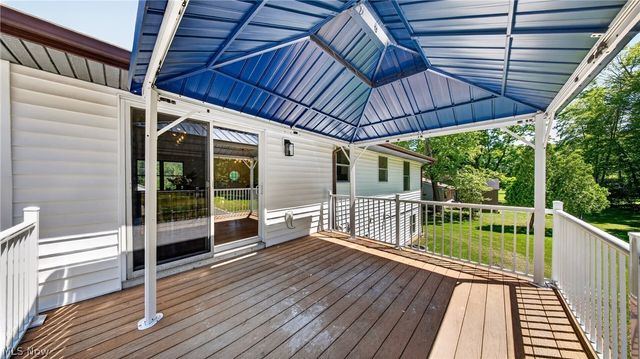 10142 Hillcrest Road, Kirtland, OH 44094