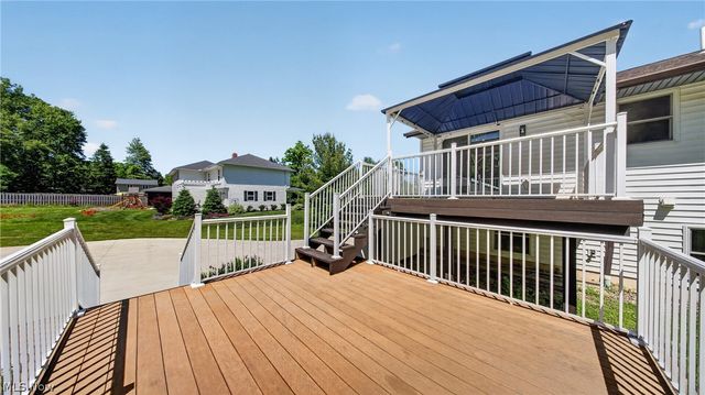 10142 Hillcrest Road, Kirtland, OH 44094