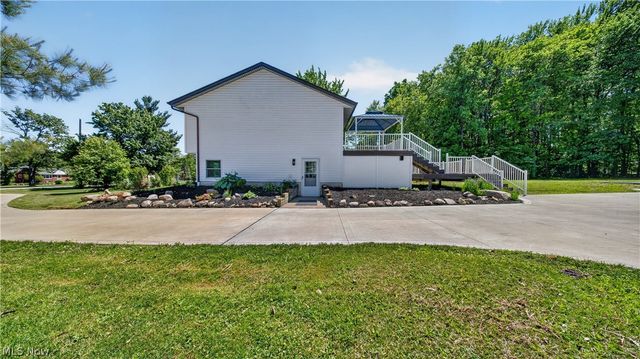 10142 Hillcrest Road, Kirtland, OH 44094