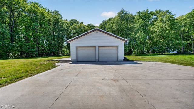 10142 Hillcrest Road, Kirtland, OH 44094