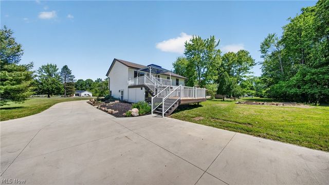 10142 Hillcrest Road, Kirtland, OH 44094