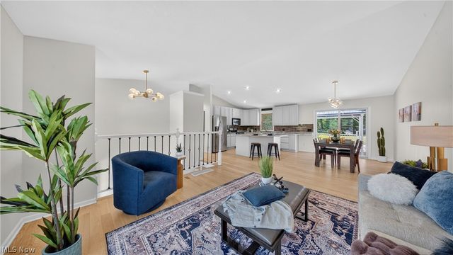 10142 Hillcrest Road, Kirtland, OH 44094