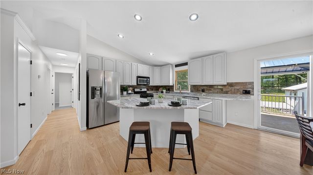 10142 Hillcrest Road, Kirtland, OH 44094