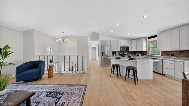 10142 Hillcrest Road, Kirtland, OH 44094