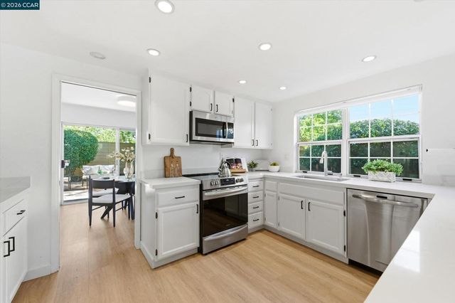 1905 Stratton Circle, Walnut Creek, CA 94598